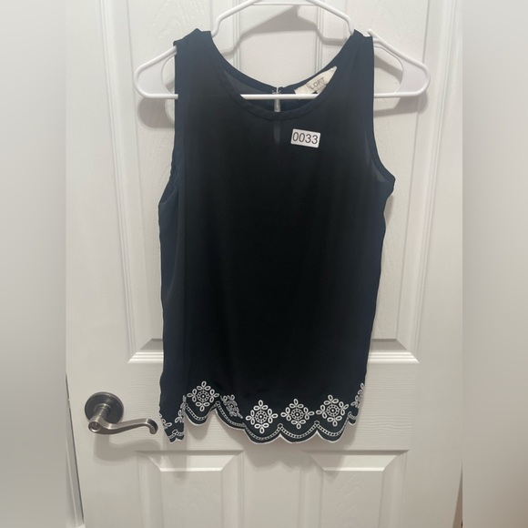LOFT Tops - Loft sleeveless top xsmall black and white